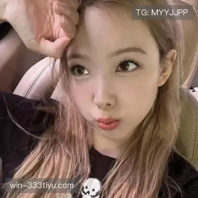 莫青